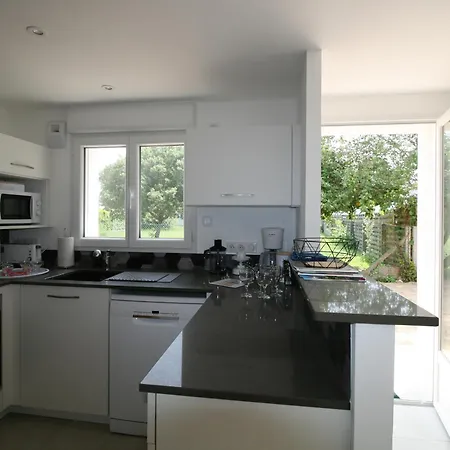 펜션 Maison Neuve Au Centre De La Tranche-sur-mer: Wifi, Parking, Proche Et Commerces - Fr-1-22-355 라트슈수르메르