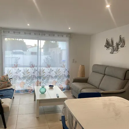 Maison Neuve Au Centre De La Tranche-sur-mer: Wifi, Parking, Proche Et Commerces - Fr-1-22-355 펜션 라트슈수르메르