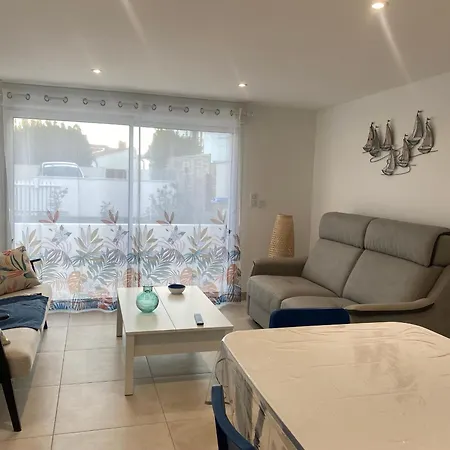 Maison Neuve Au Centre De La Tranche-sur-mer: Wifi, Parking, Proche Et Commerces - Fr-1-22-355 *