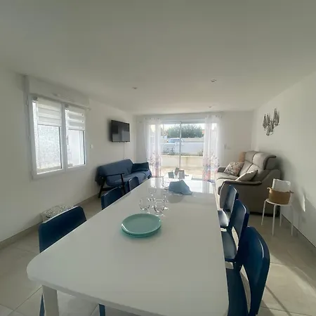 펜션 Maison Neuve Au Centre De La Tranche-sur-mer: Wifi, Parking, Proche Et Commerces - Fr-1-22-355 라트슈수르메르