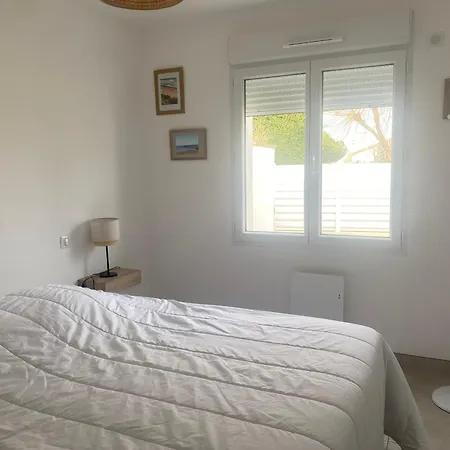 펜션 Maison Neuve Au Centre De La Tranche-sur-mer: Wifi, Parking, Proche Et Commerces - Fr-1-22-355 라트슈수르메르