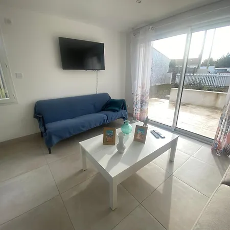 Maison Neuve Au Centre De La Tranche-sur-mer: Wifi, Parking, Proche Et Commerces - Fr-1-22-355 펜션 *