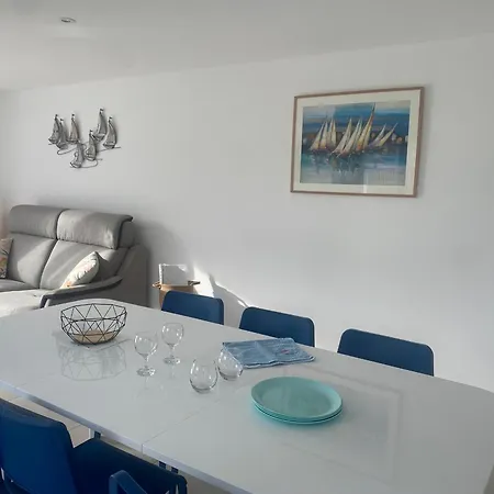 펜션 Maison Neuve Au Centre De La Tranche-sur-mer: Wifi, Parking, Proche Et Commerces - Fr-1-22-355 *