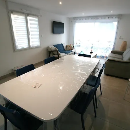 Maison Neuve Au Centre De La Tranche-sur-mer: Wifi, Parking, Proche Et Commerces - Fr-1-22-355 Nyaraló