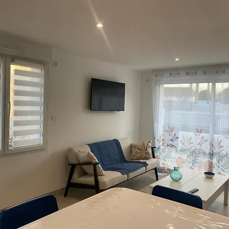 Maison Neuve Au Centre De La Tranche-sur-mer: Wifi, Parking, Proche Et Commerces - Fr-1-22-355 Nyaraló