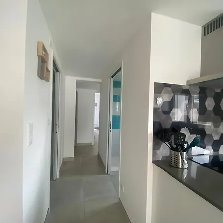 Maison Neuve Au Centre De La Tranche-sur-mer: Wifi, Parking, Proche Et Commerces - Fr-1-22-355 Feriehus