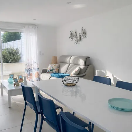 Maison Neuve Au Centre De La Tranche-sur-mer: Wifi, Parking, Proche Et Commerces - Fr-1-22-355 Hébergement de vacances *