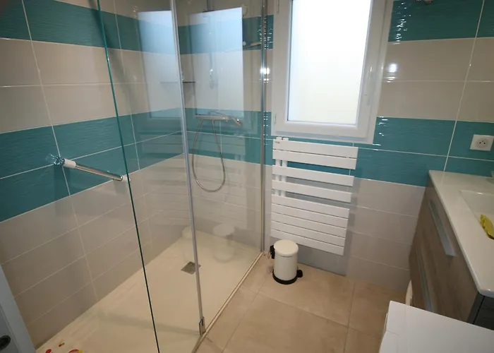 Maison Neuve Au Centre De La Tranche-sur-mer: Wifi, Parking, Proche Et Commerces - Fr-1-22-355 Casa vacanze *